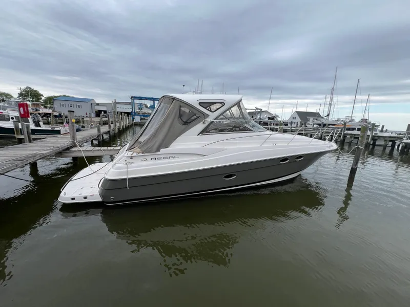 Slide: The Image of Regal 3760 Sportyacht 2010 - 3