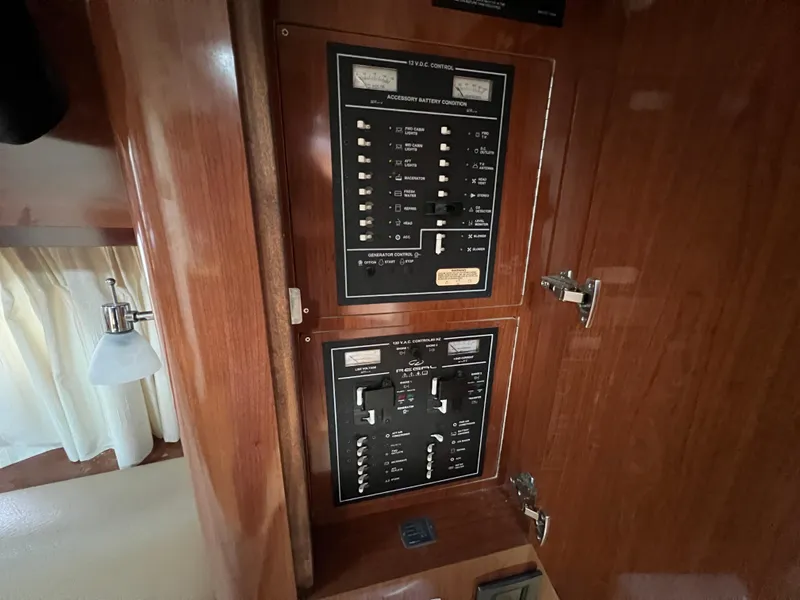 Slide: The Image of Regal 3760 Sportyacht 2010 - 35