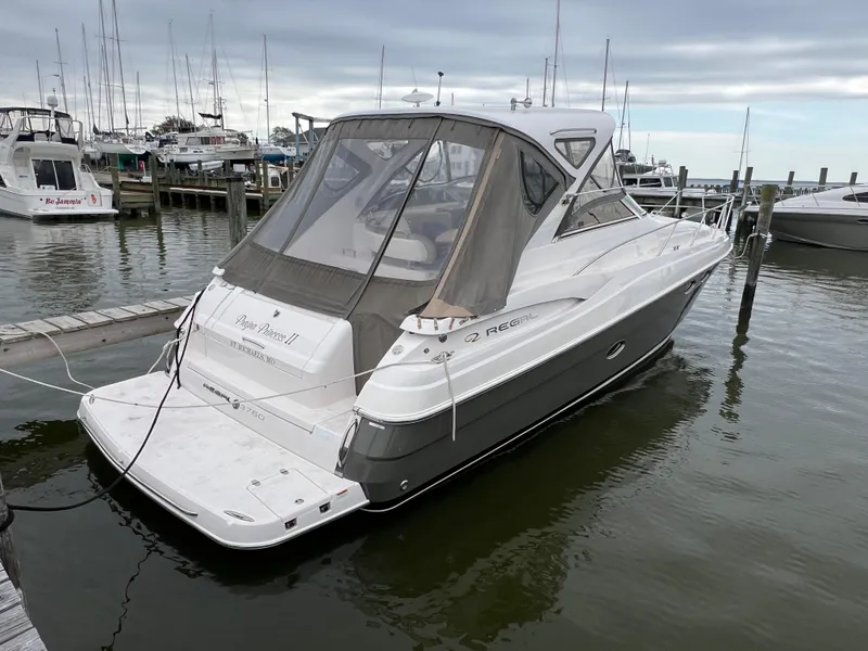 Slide: The Image of Regal 3760 Sportyacht 2010 - 4