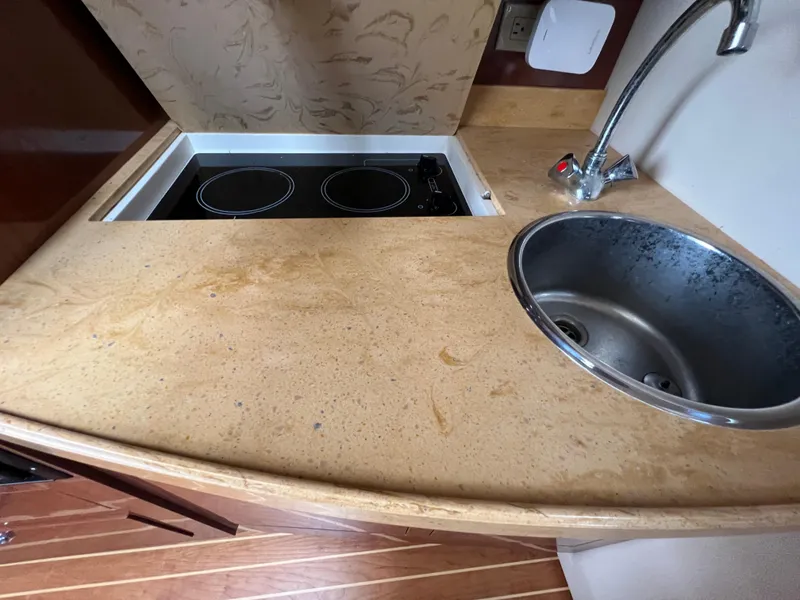 Slide: The Image of Regal 3760 Sportyacht 2010 - 40