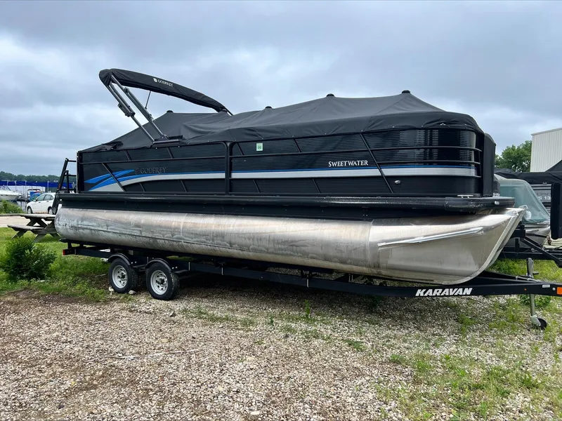 Slide: The Image of Godfrey SWEETWATER 2286 SFL 2023 - 1