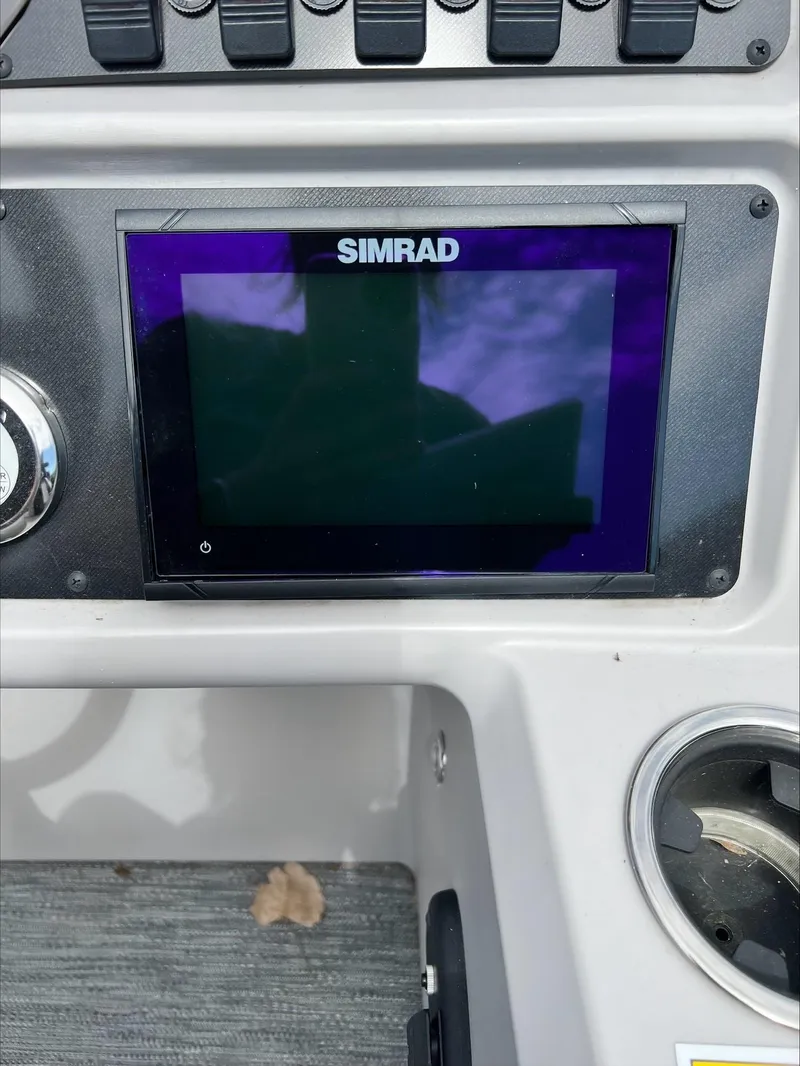 Slide: The Image of Godfrey SWEETWATER 2286 SFL 2023 - 14