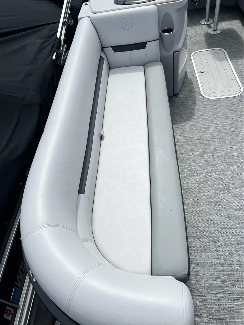 Slide: The Image of Godfrey SWEETWATER 2286 SFL 2023 - 16