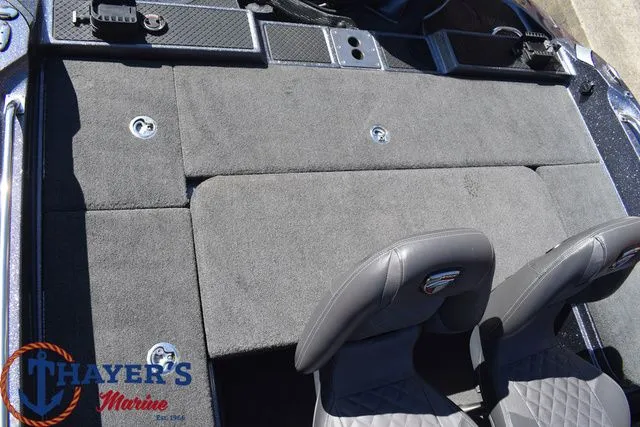 Slide: The Image of Triton 216 Allure 2017 - 10