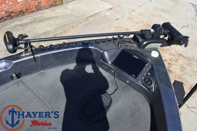 Slide: The Image of Triton 216 Allure 2017 - 11