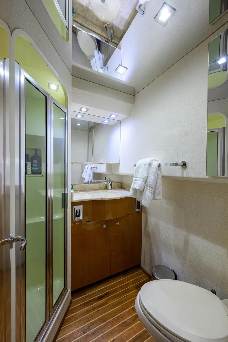 Slide: The Image of Viking 65 Enclosed Bridge w/Tower 2004 - 51