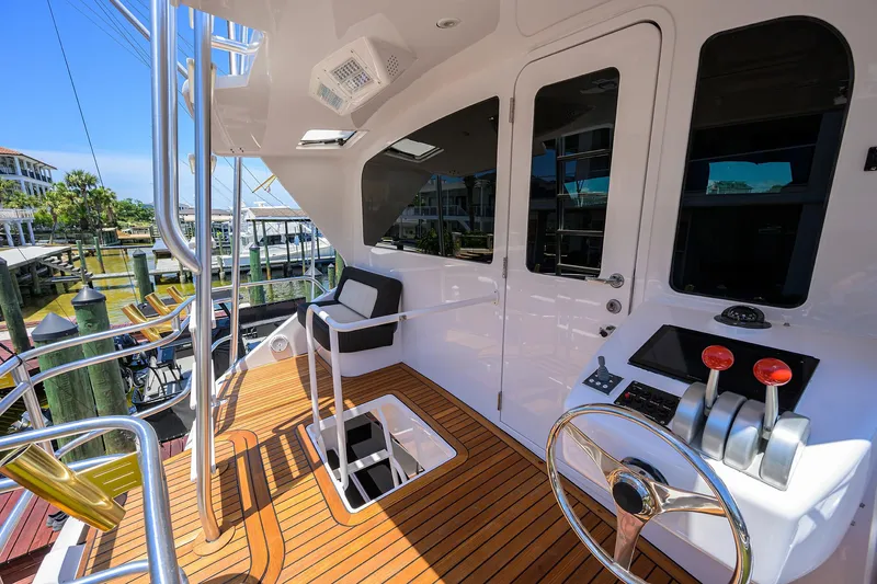 Slide: The Image of Viking 65 Enclosed Bridge w/Tower 2004 - 66