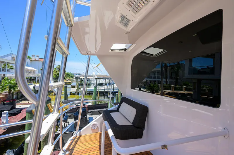 Slide: The Image of Viking 65 Enclosed Bridge w/Tower 2004 - 67