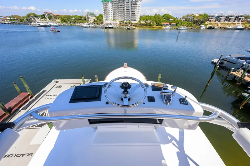 Slide: The Image of Viking 65 Enclosed Bridge w/Tower 2004 - 70