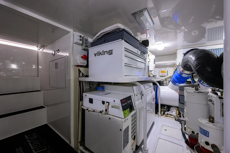 Slide: The Image of Viking 65 Enclosed Bridge w/Tower 2004 - 77