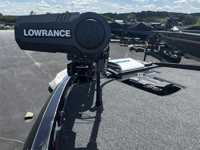 Slide: The Image of 2024 Ranger Z521R Ranger Cup Equipped with Lowrance fishfinder. - 4