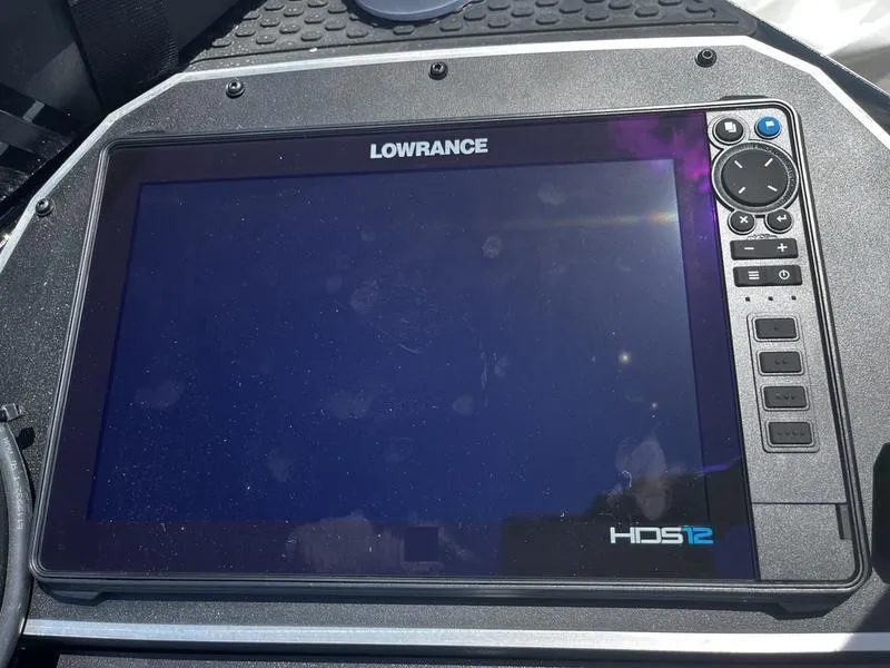 Slide: The Image of Lowrance HDS12 fishfinder on 2024 Ranger Z521R Ranger Cup Equipped boat. - 7