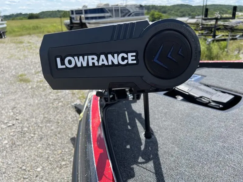 Slide: The Image of Lowrance fish finder on 2024 Ranger Z521R Ranger Cup Equipped boat. - 6