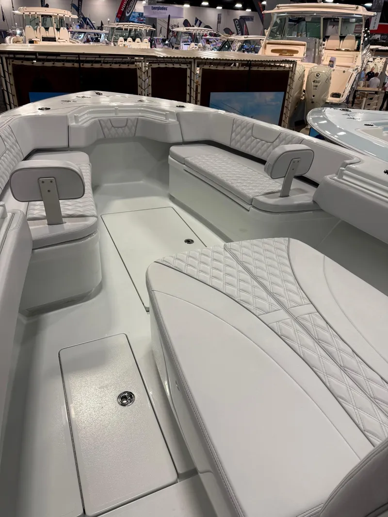 Slide: The Image of Contender 32 ST 2025 - 11