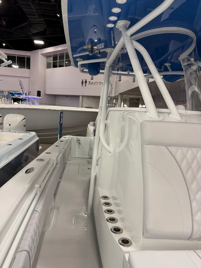 Slide: The Image of Contender 32 ST 2025 - 15