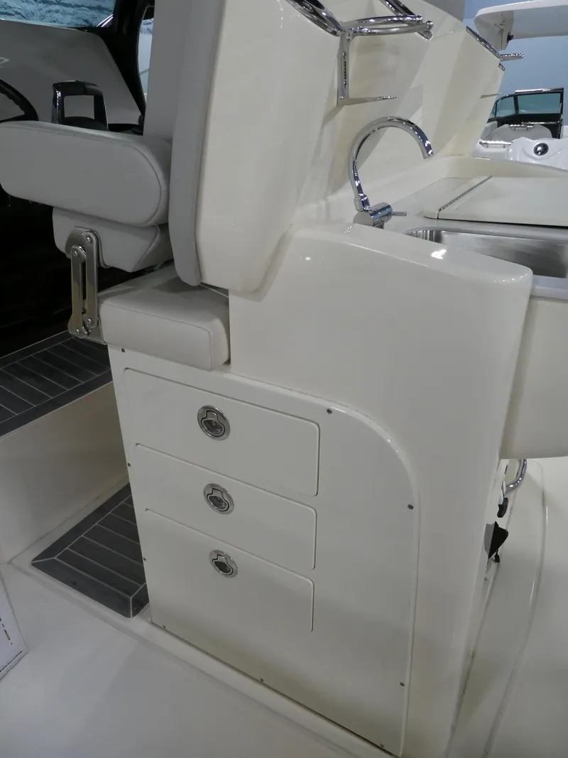 Slide: The Image of Scout 305 LXF 2024 - 57