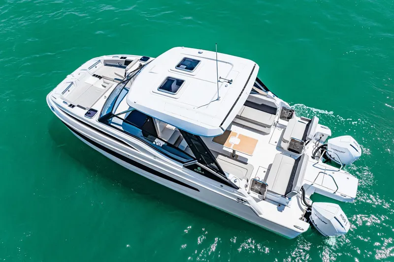 Slide: The Image of Aquila 32 Sport 2024 - 10