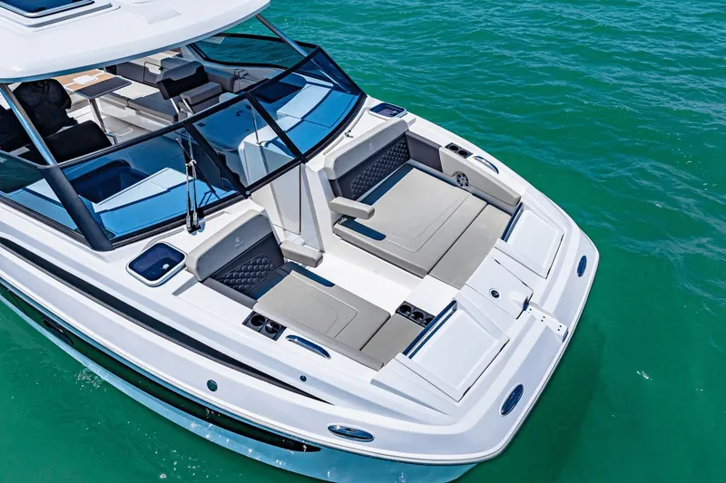 Slide: The Image of Aquila 32 Sport 2024 - 11