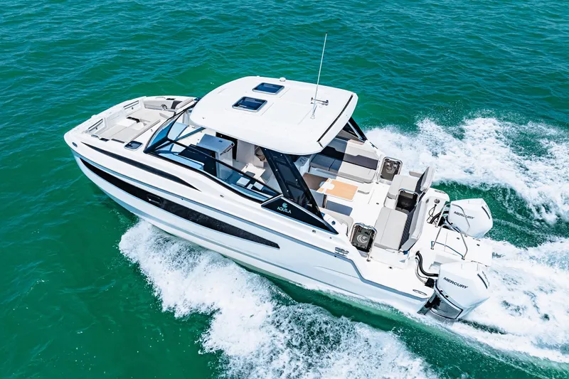 Slide: The Image of Aquila 32 Sport 2024 - 19