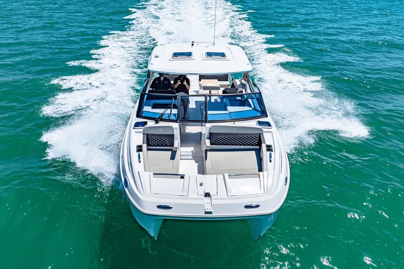 Slide: The Image of Aquila 32 Sport 2024 - 23