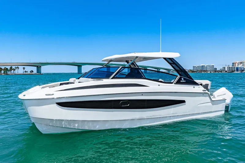 Slide: The Image of Aquila 32 Sport 2024 - 24
