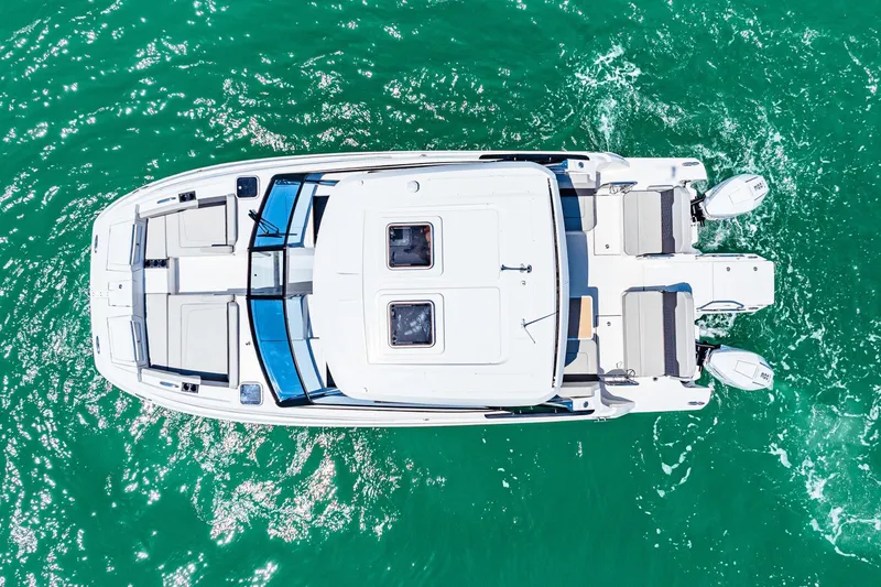 Slide: The Image of Aquila 32 Sport 2024 - 30