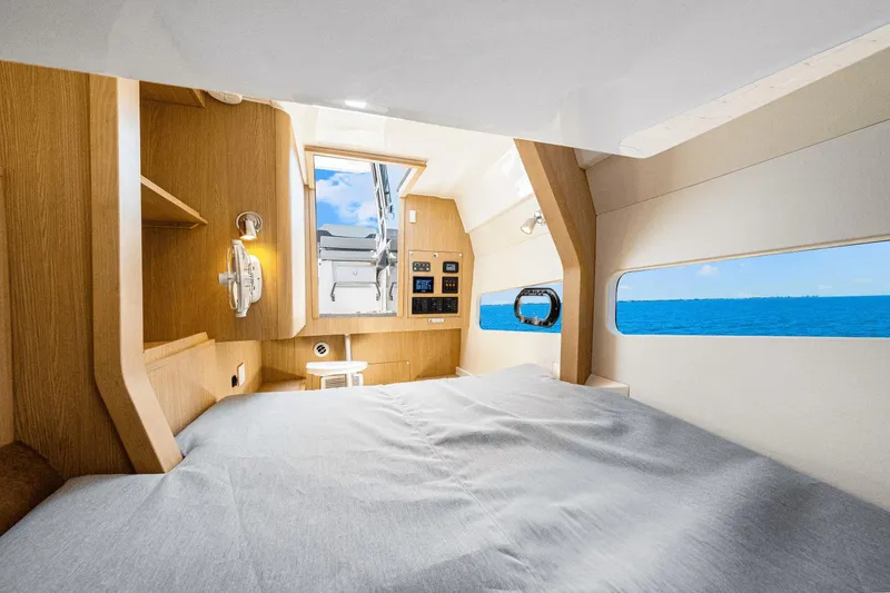 Slide: The Image of Aquila 32 Sport 2024 - 38