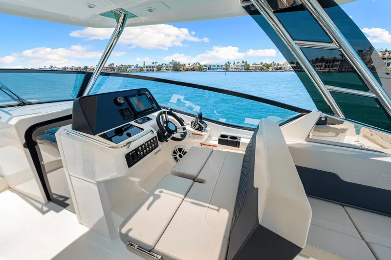 Slide: The Image of Aquila 32 Sport 2024 - 44