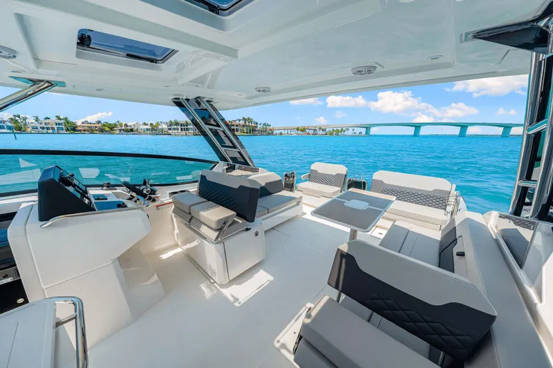 Slide: The Image of Aquila 32 Sport 2024 - 48
