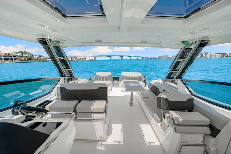 Slide: The Image of Aquila 32 Sport 2024 - 49