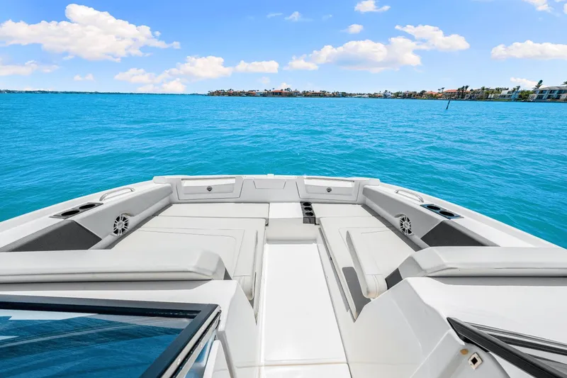 Slide: The Image of Aquila 32 Sport 2024 - 50