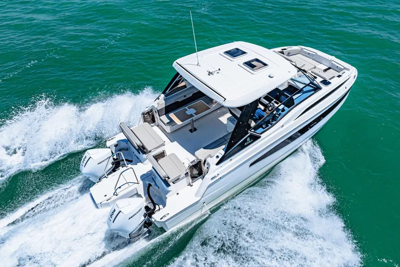 Slide: The Image of Aquila 32 Sport 2024 - 63
