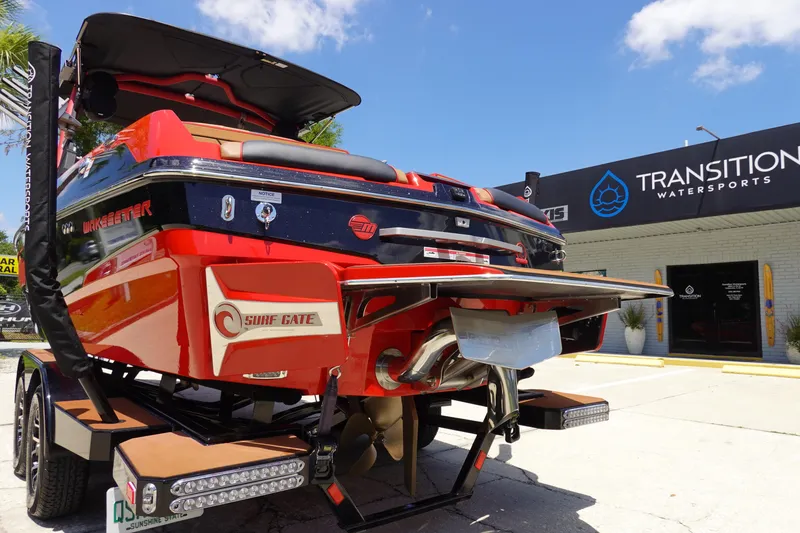 Slide: The Image of 2023 Malibu 23 LSV boat at Transition Watersports dealership. - 9