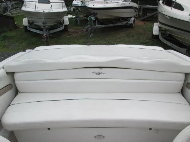 Slide: The Image of 2005 Four Winns 190 Horizon LE boat interior seating area. - 11