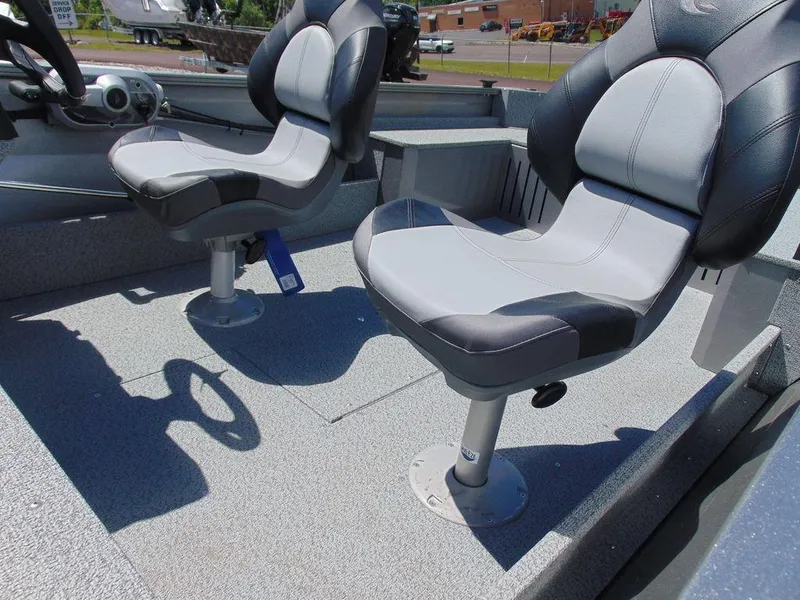 Slide: The Image of Crestliner 1650 Discovery SC 2024 - 6