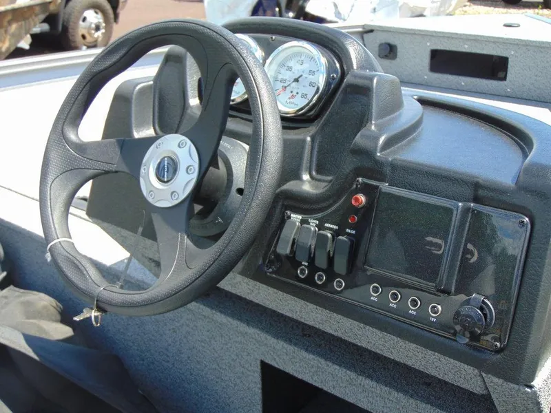 Slide: The Image of Crestliner 1650 Discovery SC 2024 - 8