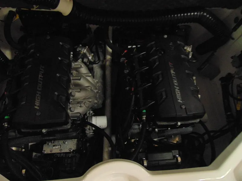 Slide: The Image of Yamaha Boats 2020 212X twin high output engines in engine compartment. - 14