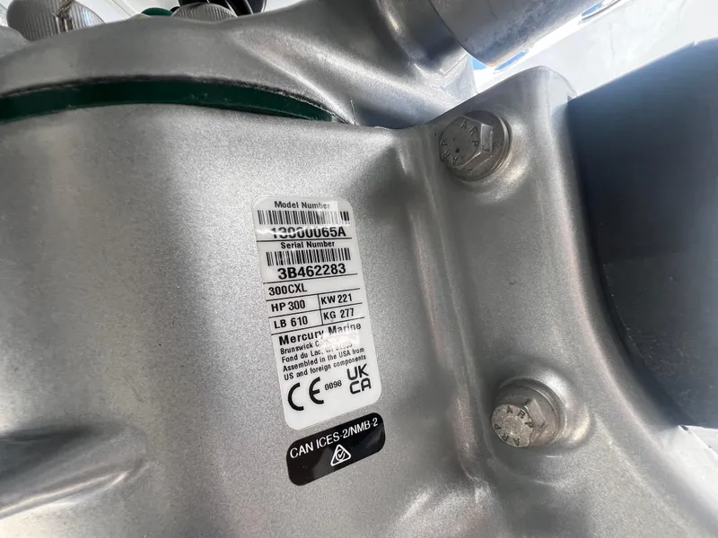 Slide: The Image of Blackfin 272 CC 2024 - 58