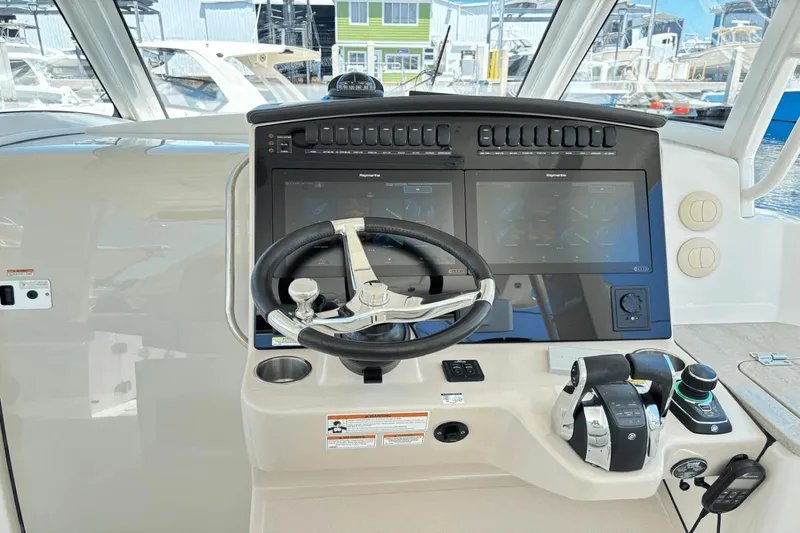 Slide: The Image of Boston Whaler 350 Realm 2019 - 11