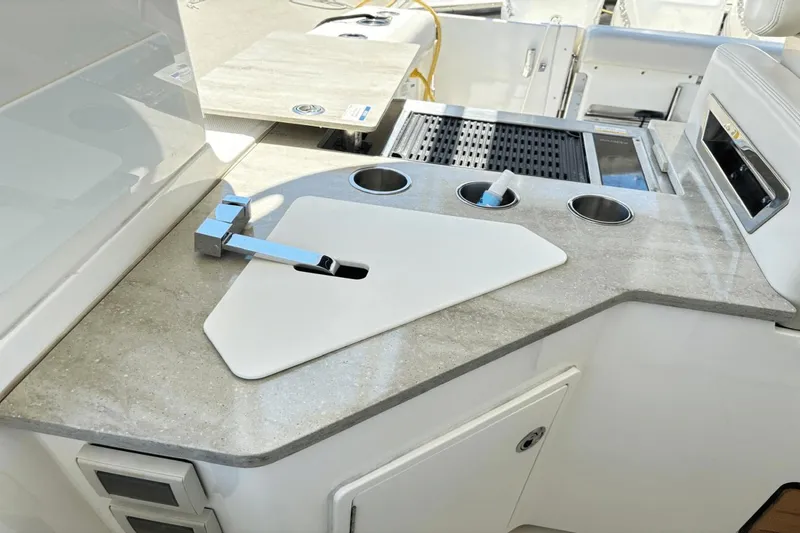 Slide: The Image of Boston Whaler 350 Realm 2019 - 33