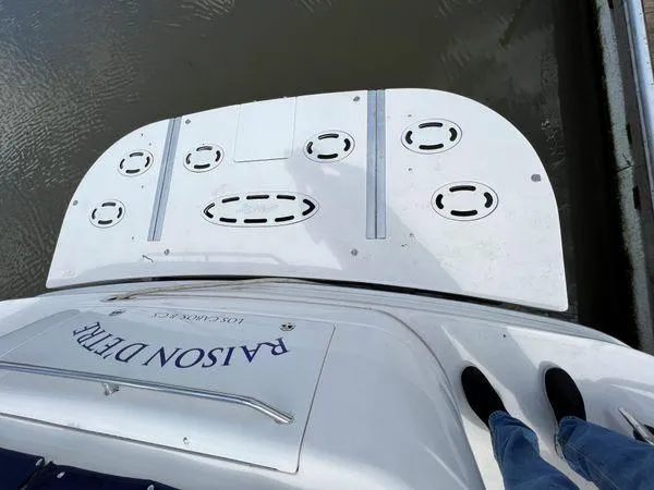 Slide: The Image of 2001 Sea Ray 460 Sundancer swim platform and stern view. - 31