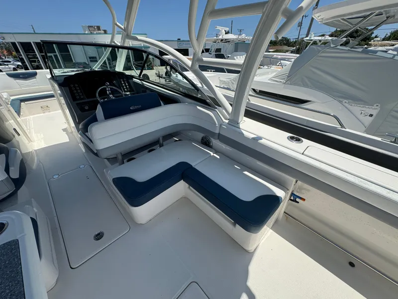 Slide: The Image of Robalo 31 -  - 9