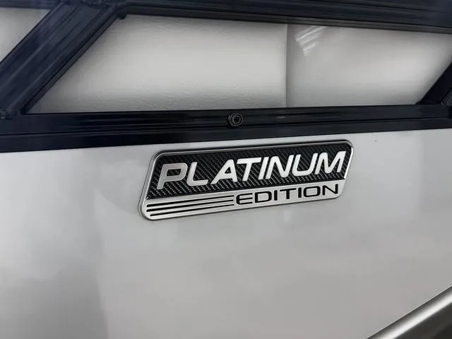 Slide: The Image of Avalon VLS Quad Lounge 21 FT 2024 - 7