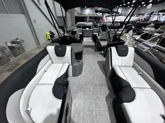 Slide: The Image of Avalon VLS Quad Lounge 21 FT 2024 - 8