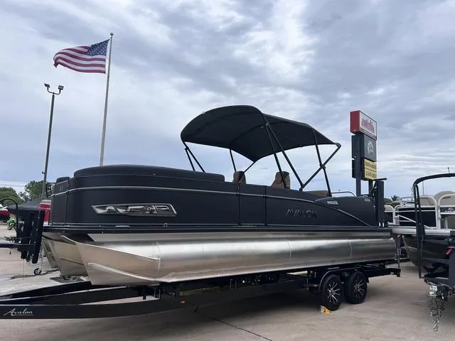 Slide: The Image of Avalon Catalina Versatile Rear Bench PLATINUM 25 FT 2024 - 1