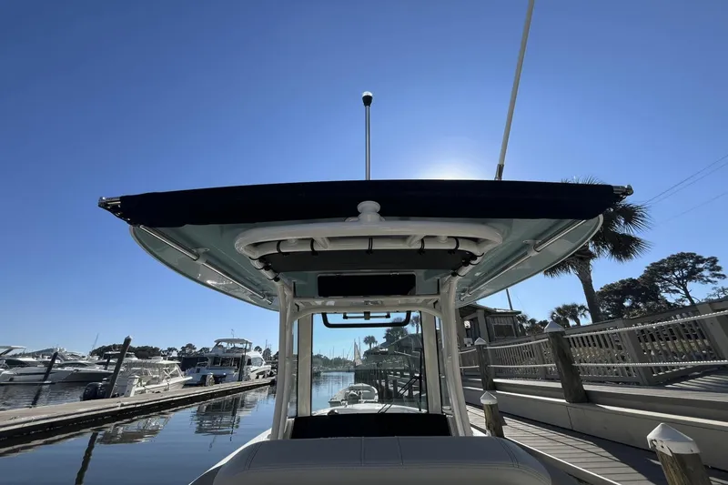 Slide: The Image of Boston Whaler 280 Dauntless 2025 - 28