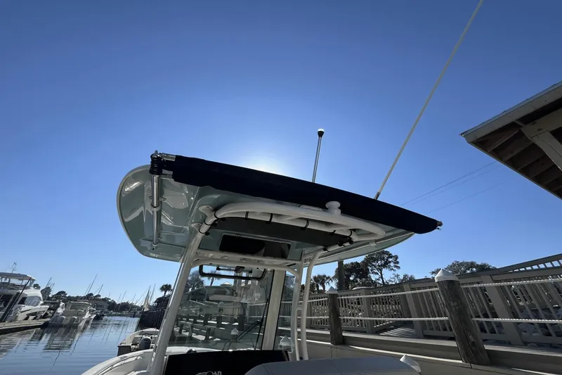 Slide: The Image of Boston Whaler 280 Dauntless 2025 - 29