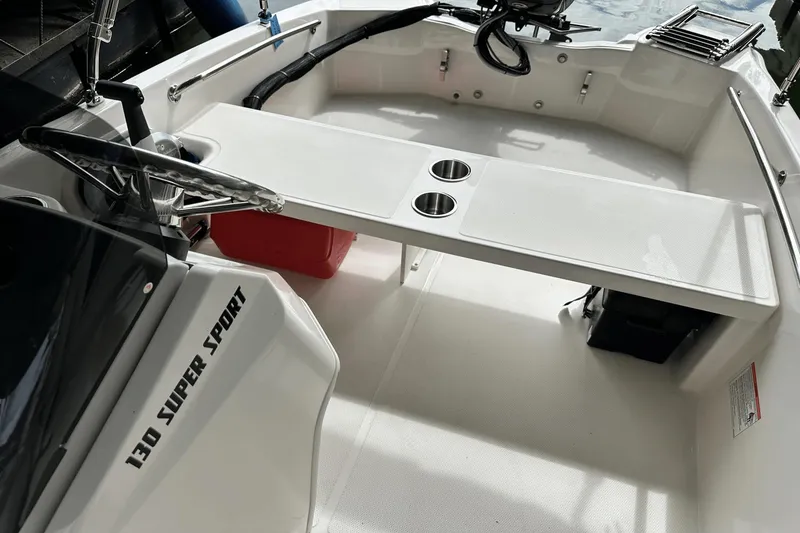 Slide: The Image of Boston Whaler 130 Super Sport 2025 - 13