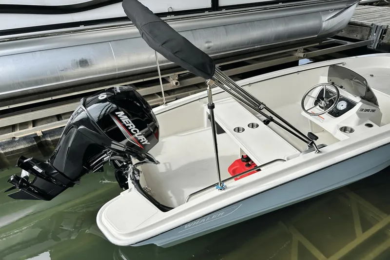 Slide: The Image of Boston Whaler 130 Super Sport 2025 - 21