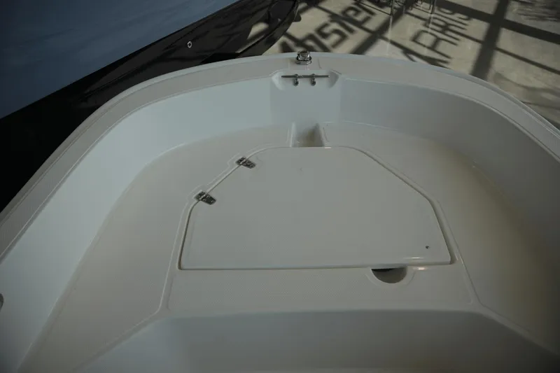 Slide: The Image of Boston Whaler 160 Super Sport 2025 - 16